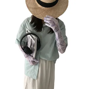 Summer sun protection sleeves with five-finger gloves, breathable floral print ice sleeves for women.