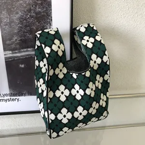 Gestrickte florale Handtasche, vintage japanischer Stil, grün-weiße gewebte Damentasche.