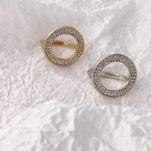 Eleganter Metall Strass Schalring Clip für Damen Seidentücher und Tücher, glänzend schön.