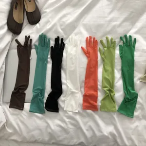 Manches de protection solaire longues en maille d'été multicolores respirantes gants fins