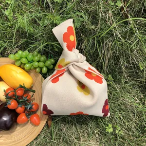 Japanische Strick Handgelenktasche Blumenmuster süße lässige kleine gewebte Tasche Damen