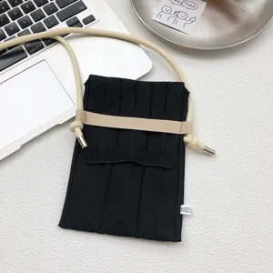Koreanischer Mini Strick Handytasche, lässige schwarze Umhängetasche mit strukturiertem Design.