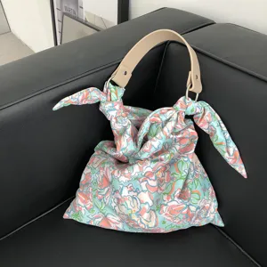 Blumenmuster Stoff Umhängetasche mit Top-Griff und dekorativen Knoten für Sommer Damen.