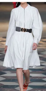 Cinturón de cintura elástico ancho negro para mujer con hebilla de doble anillo de metal moda.