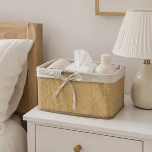 Cesta de almacenamiento de paja tejida a mano con forro, ideal para organizar el escritorio.
