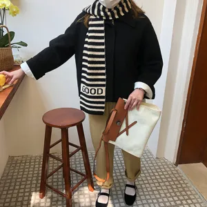 Bufanda de punto a rayas blancas y negras estilo coreano invierno calida de lana para mujer