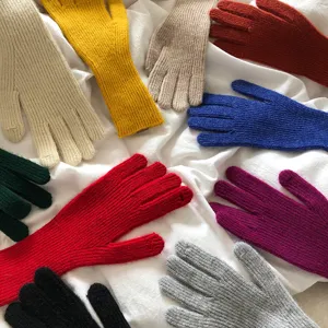 Guantes de punto táctiles de invierno, cálidos guantes de cinco dedos de lana en colores vivos.