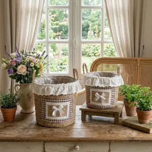 Nordischer Seegras geflochtener Blumenkorb, Rattan Pflanztopf mit Spitze für Heimdekoration.