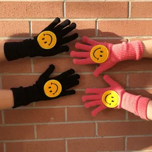 Gants en tricot smiley mignons pour femmes et couples, gants d'hiver en laine chaude.