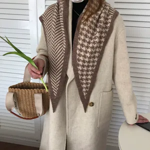 Bufanda triangular de punto para mujer, elegante chal con patrón de pata de gallo y espiga.