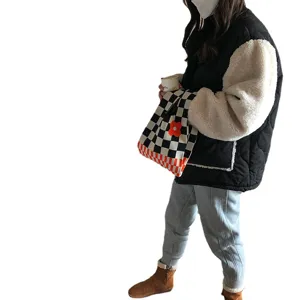 Sac à main en tricot minimaliste japonais, cabas tissé à carreaux avec un joli décor floral.