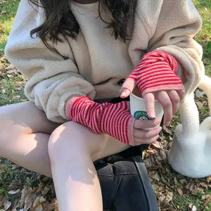 Guantes de punto a rayas sin dedos estilo japonés para invierno cálido y cómodo.