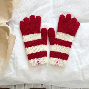 Gezellige rood-wit gestreepte gebreide handschoenen voor dames wintermode warm touchscreen buiten