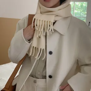 Sciarpa invernale calda e morbida in lana tinta unita con frange, elegante stile coreano chic.