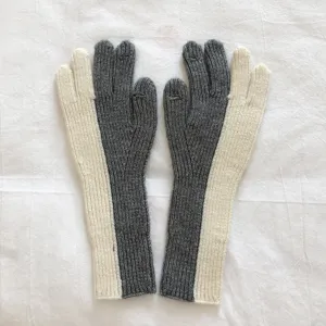 Women winter warm knit gloves color block stylish wool gloves detail presentation view