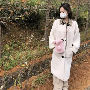 Sac bandouliere lapin en peluche duveteuse mignon petit sac telephone hiver femmes