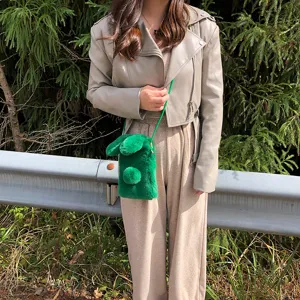Sac bandoulière téléphone en peluche lapin vert, petit sac mignon poilu pour femmes quotidien.