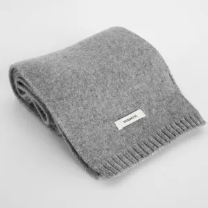 Grauer 100% Wolle Strickschal Detail, weicher dicker warmer Winter Halswärmer Geschenk.