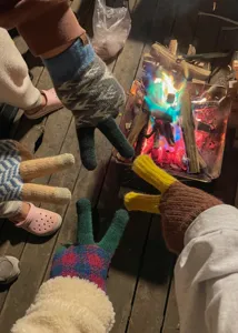 Cozy color-block winter knitted gloves for couples, warm thick wool mittens for cold weather riding.