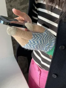 Winter Japanese style color-block knit gloves couple warm thick touchscreen gloves for daily wear