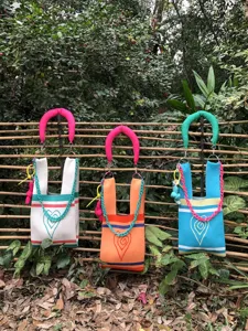 Handmade Woven Knitted Tote Bag For Women Crochet Heart Striped Travel Beach Holiday Handbag Casual Open Top Small Bucket Bag With Plastic Chain Decor