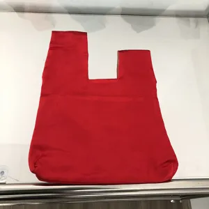 Rote Satin japanische Knoten Tasche, tragbare minimalistische einfarbige Handtasche.