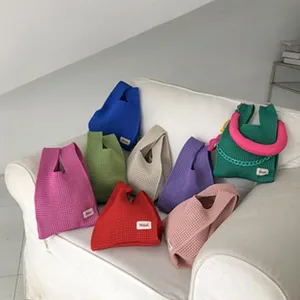 Bunte gestrickte Handtasche lässige gewebte Tasche vielseitige modische Umhängetasche