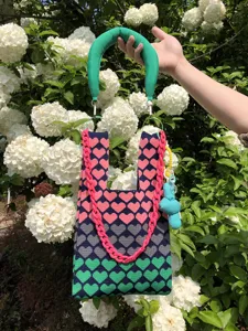 Women Gradient Heart Knitted Tote Bag Handmade Crochet Shoulder Bag With Plastic Chain Sweety Lady Tote Handbag