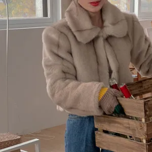 Cozy knit gloves for women and men, stylish autumn and winter warm touch screen five finger mittens.