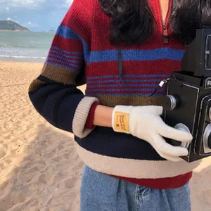 Damen dicke warme Winter Strickhandschuhe mit gelbem Etikett fuer den Outdoor Alltag Design.