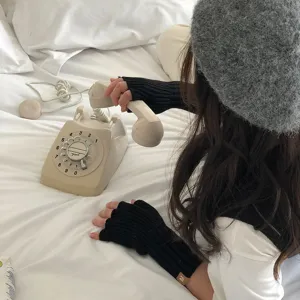Guantes de invierno sin dedos japoneses para hombres y mujeres, de punto cálido y táctil.