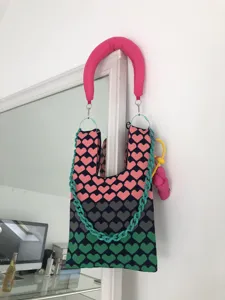 Gradient heart knit shoulder bag with chunky chain for women casual daily fashion chic tote