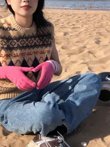 Bezaubernde warme Winter Strick gestreifte Touchscreen Handschuhe für Damen modisch.
