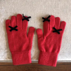 Rote Damen Winter Strickfünffingerhandschuhe mit niedlichen schwarzen Schleifen warm gut.