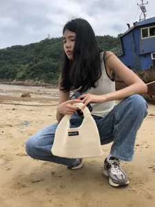Beigefarbene gestrickte Dumpling Handtasche für Damen, lässige gewebte Henkeltasche, Alltagstasche.