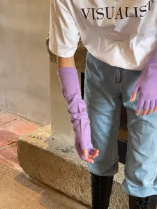 Gants longs tricotés violets sans doigts en détail, chauffe-bras douillets pour l'automne et l'hiver.