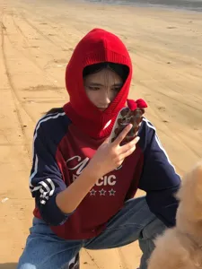 Cagoule tricotée rouge bonnet en laine couleur unie accessoire chaud d'hiver pour vous