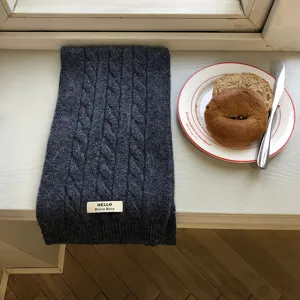 Gemütlicher dunkelgrauer Zopfmuster Schal für Damen und Herren, warmer Wollmisch-Winterschal.