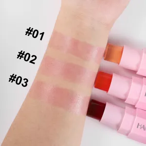 Jelly Blush Stick mit glatter Textur für einen natürlichen, strahlenden Look.