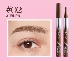 Vista detallada del lápiz de cejas líquido número 02 auburn con punta de cuatro puntas.