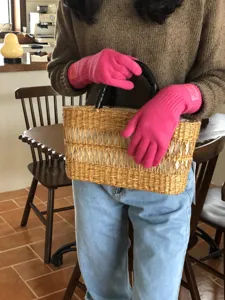 Warme Touchscreen-Strickhandschuhe in hellem Rosa, weiche Wollmischung für den kalten Winter.
