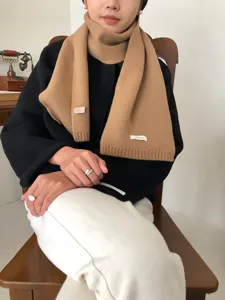 Einfarbiger Wollschal für Damen im Winter, warmer und weicher Schal für kalte Tage.