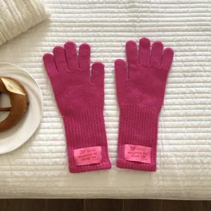 Winter warme rosa Strickhandschuhe Fünf-Finger Touchscreen Handschuhe Detailansicht Wolle