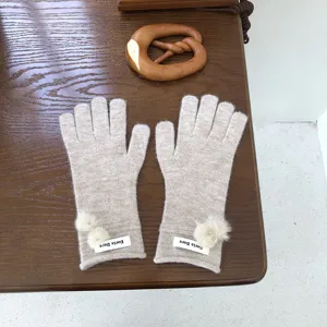 Winter warme Strickhandschuhe für Damen süße Plüsch Pompons Touchscreen Fäustlinge