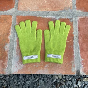 Einfarbige Strickhandschuhe für Damen, warme Touchscreen Fünffinger-Handschuhe, grüne Wollhandschuhe.