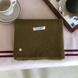 Einfarbiger Wollmischung Strickschal, kuscheliger warmer Winter Modeaccessoire fuer Damen Mode.