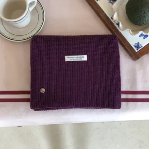 Einfarbiger Wollmischung Strickschal, kuscheliges Herbst- und Winter-Accessoire für Damen.