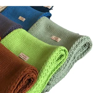 Gemütlicher dicker Strickschal für Damen, weicher einfarbiger warmer Winterschal für den Hals.