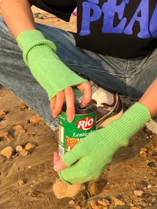 Grüne Strick Halbfinger Handschuhe Herbst Winter warme fingerlose Handschuhe Detail