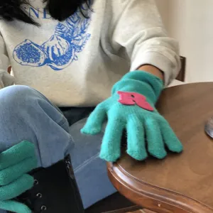 Einfarbige Strickhandschuhe für Damen, warme Winter Fünffingerhandschuhe mit rosa Buchstaben.